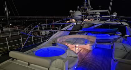 4-bedroom boat in wonderful Monaco with Jacuzzi