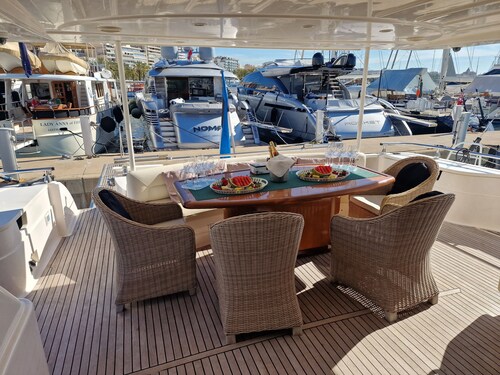 4-bedroom boat in wonderful Monaco with Jacuzzi