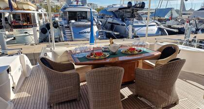 4-bedroom boat in wonderful Monaco with Jacuzzi