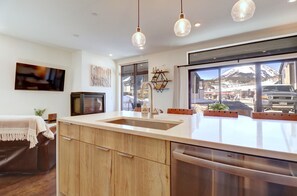 Condo, 2 Bedrooms | Interior