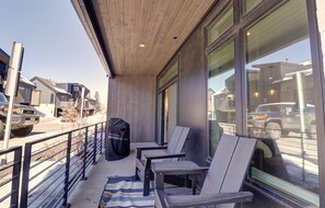 Condo, 2 Bedrooms | Property grounds