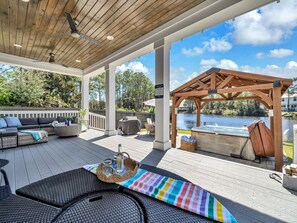 Terrace/patio - ☀️ Serenity Lake - 4-Story Lakefront Home ☀️ (Miramar Beach)