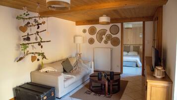 1 bedroom, iron/ironing board, travel cot, WiFi