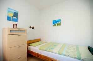 1 bedroom, iron/ironing board, bed sheets