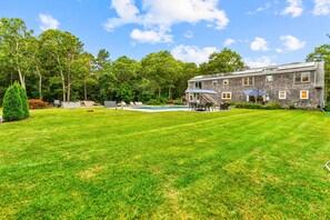 Exterior - New listing 4bd w/ heated pool, chicken coop, kids playground, wifi (Sandwich)