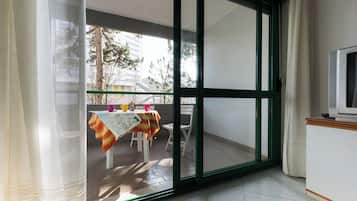 Departamento, 2 habitaciones, balcón | Restaurantes