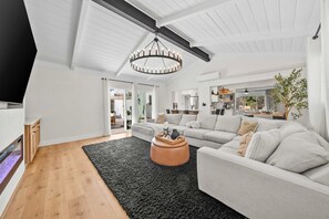 TV, fireplace, offices