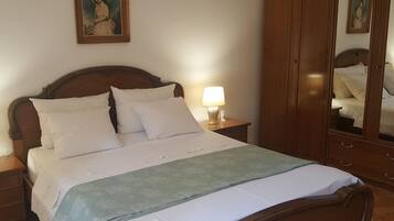 House | 1 bedroom, individually furnished