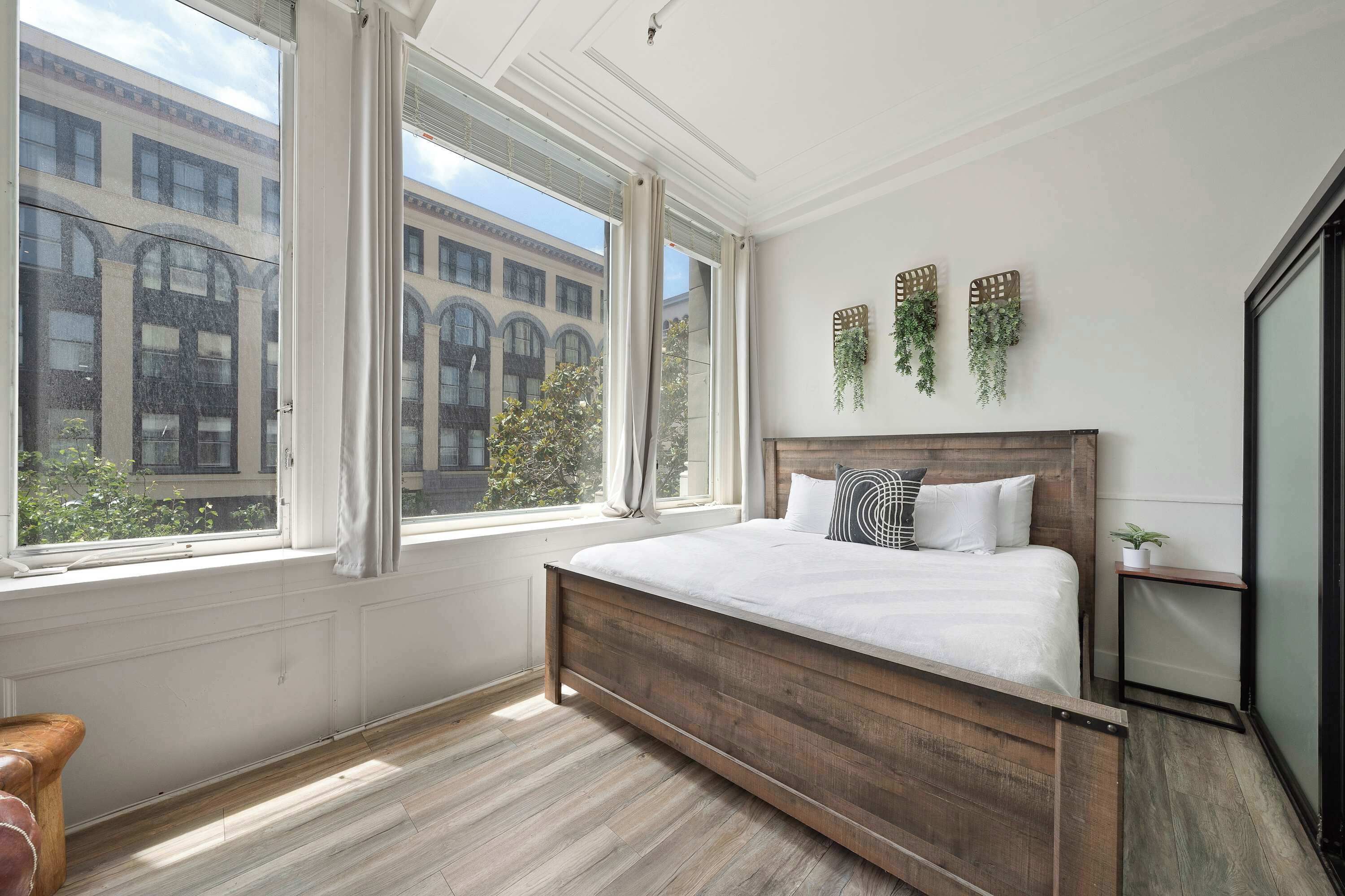 3 slaapkamers, een strijkplank/strijkijzer, wifi, beddengoed