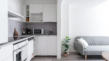 Basic Apartment | Dapur peribadi | Peti sejuk, ketuhar gelombang mikro, ketuhar, dapur