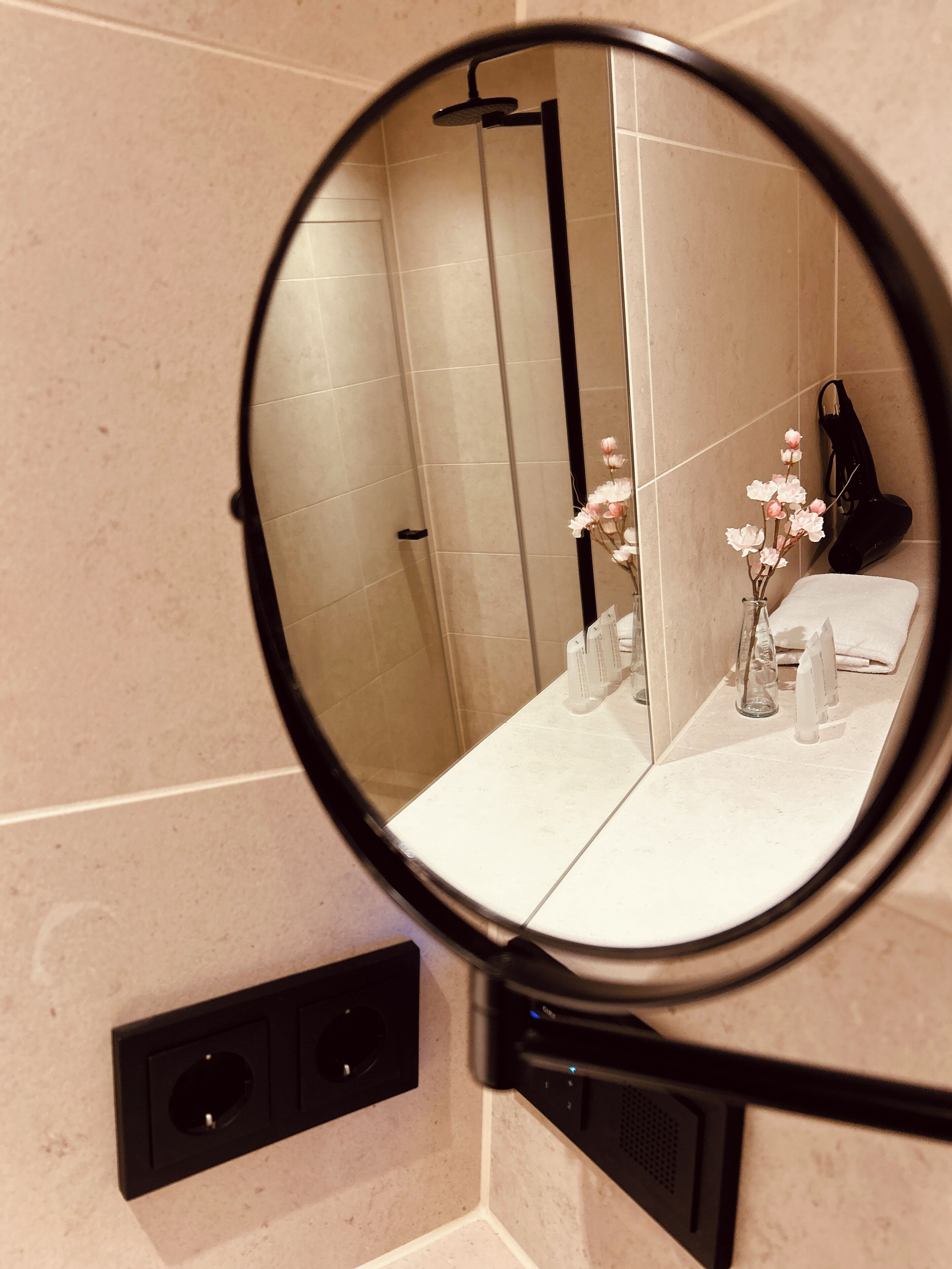 Shower, free toiletries, hair dryer, towels