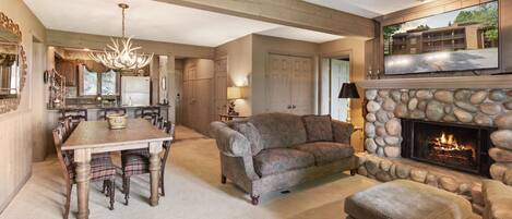 TV, lareira, escritórios