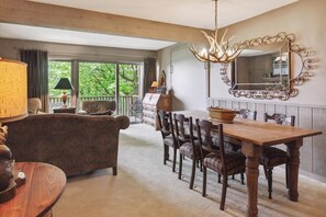 Téléviseur, foyer, bureau