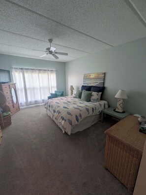 2 makuuhuonetta, silitysrauta/-lauta, Wi-Fi, vuodevaatteet