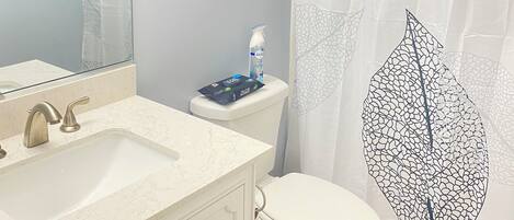 Håndklær, såpe og toalettpapir