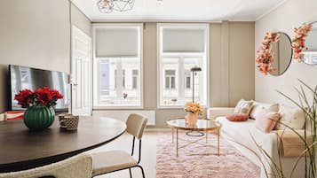 TV, fireplace, offices