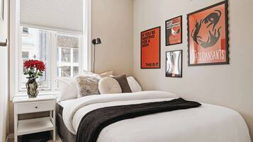 2 bedrooms, bed sheets