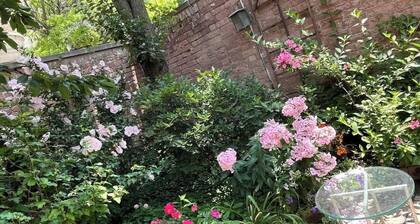 3-Story Townhome, Free Parking, Private Patio, Washer-Dryer