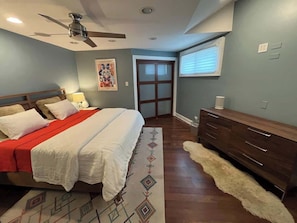 2 Schlafzimmer, Schreibtisch, Bügeleisen/Bügelbrett, WLAN