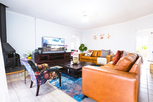 Charming Spacious 3-bedroom house in Centurion with WiFi and Big Pool