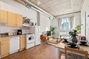 Fridge, microwave, oven, stovetop