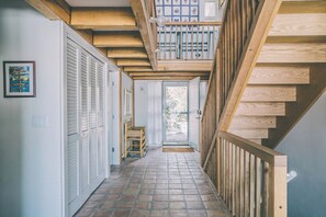 Interior - Lakefront, Sunsets & Sandbar w/Private Dock on private cul-de-sac (Alton)