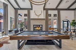 Game room - Boulevard Stays Quiet Modern 2BR Pickleball, Pool, Parking, Gym 03 (Chandler)