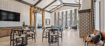 Boulevard Stays Quiet Modern 2BR Pickleball, Pool, Parking, Gym 03