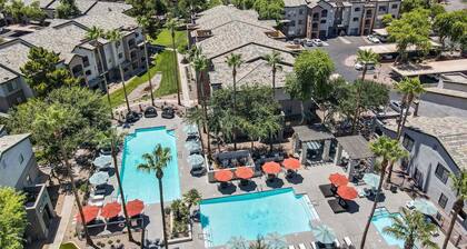 Boulevard Stays Quiet Modern 1BR Pickleball, Pool, Parking, Gym 04