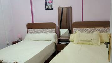 7 bedrooms, iron/ironing board, WiFi, bed sheets