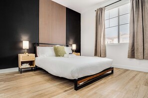 2 chambres, fer et planche à repasser, Wi-Fi, draps fournis