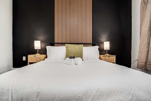 2 多间卧室、熨斗/熨衣板、WiFi、床单