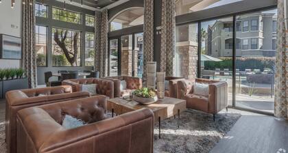 Boulevard Stays 1BR by Stadium Pool, Parking, Gym 09