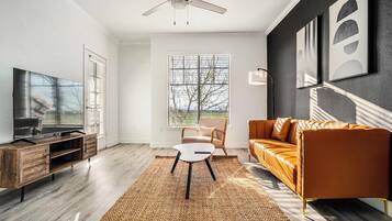 Televisión, oficina