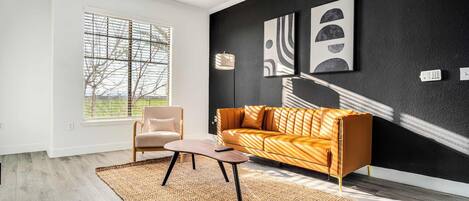 Televisión, oficina