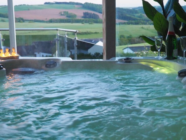 Ferienhaus | Außen-Whirlpool