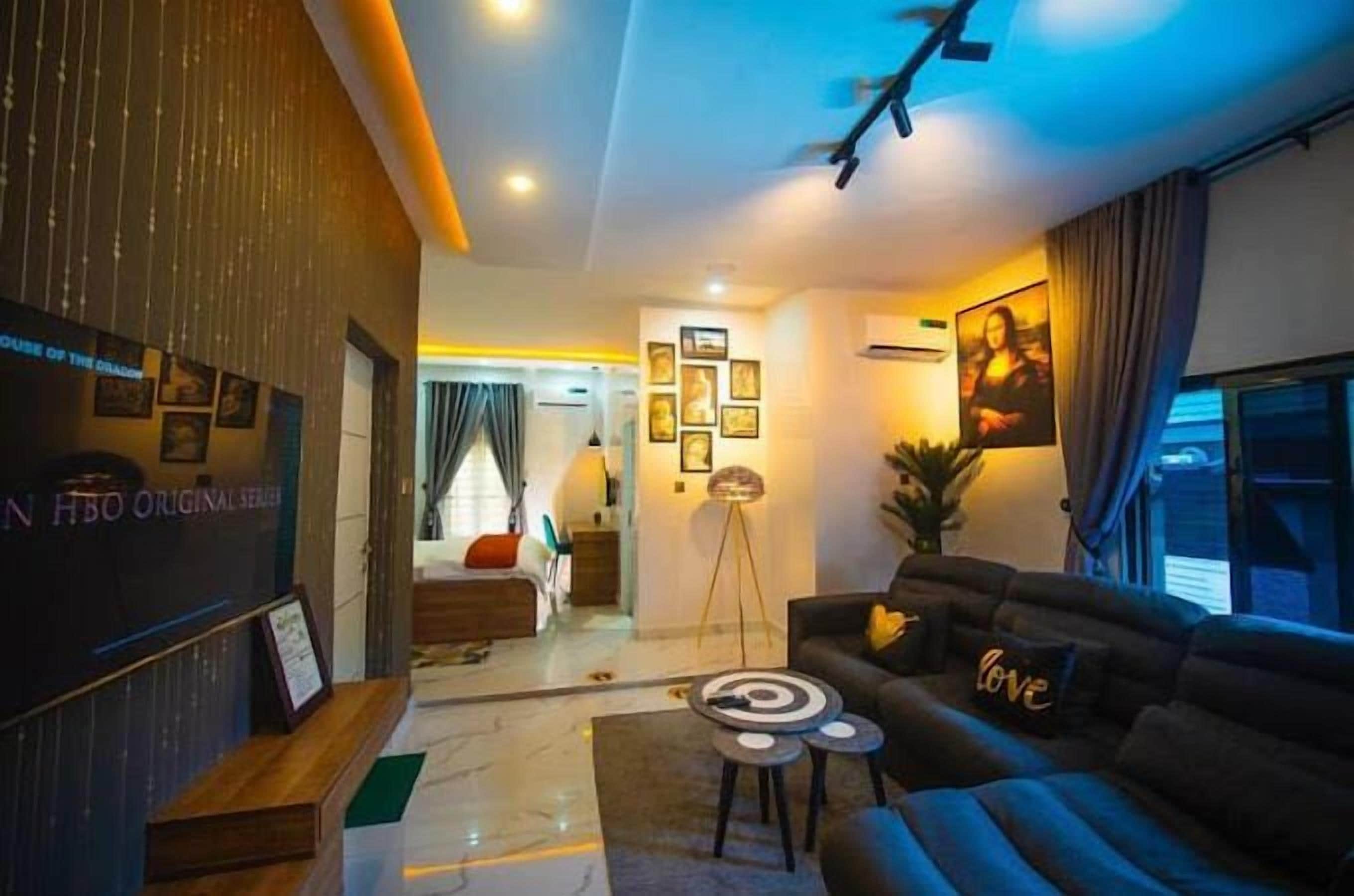Appartement Familial, balcon, vue ville | Coin séjour