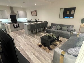 Living area - Modern Style in Nottingham City Center (Nottingham)