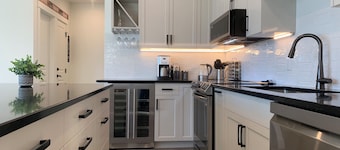 Luxurious Ski Condo w/Hot Tub and Amazing Views