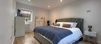 1 Bed-sleeps 3-patio-2 min to Beach