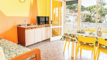 Apartemen, 2 kamar tidur, balkon, pemandangan kebun | 3 kamar tidur