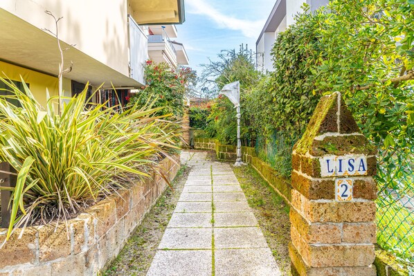 Garden - Renovated Semi Detached House in Bibione Spiaggia (San Michele al Tagliamento)