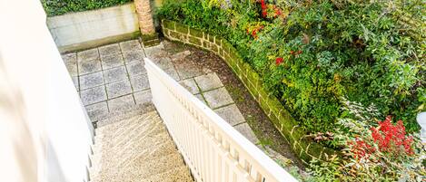 Appartement, 2 chambres, balcon | Jardin