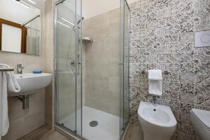 Comfort Apartment, Valley View | Bathroom | Shower, hair dryer, towels, soap