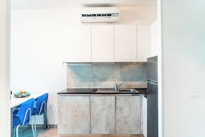 Apartment, 1 Bedroom, Balcony, City View | Interior