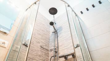 Apartament, 1 dormitori, balcó, vistes a la ciutat | Bany