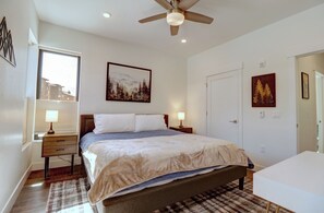 2 bedrooms, free WiFi, bed sheets - Blue River Condo with Hot tub 515 (Silverthorne)