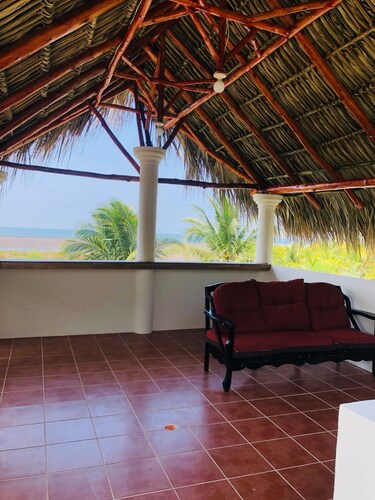 Birds House, Puerto San Jose