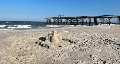 New Listing ~ Second Row Ocean Condo~ Close to Beach ~ Family Friendly ~ Updated