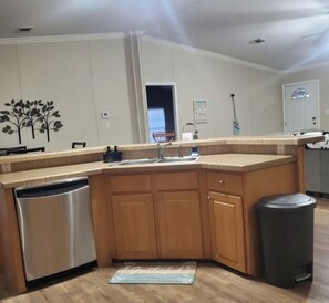 Fridge, microwave, oven, stovetop - In the popular Lanan bay. (Zwolle)